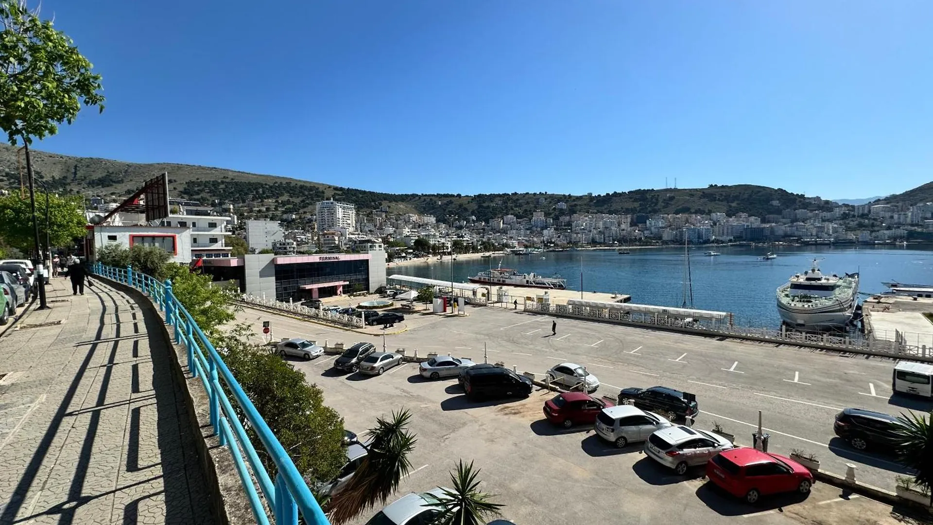 Blue Deluxe Apartment Saranda 0*, Sarandë