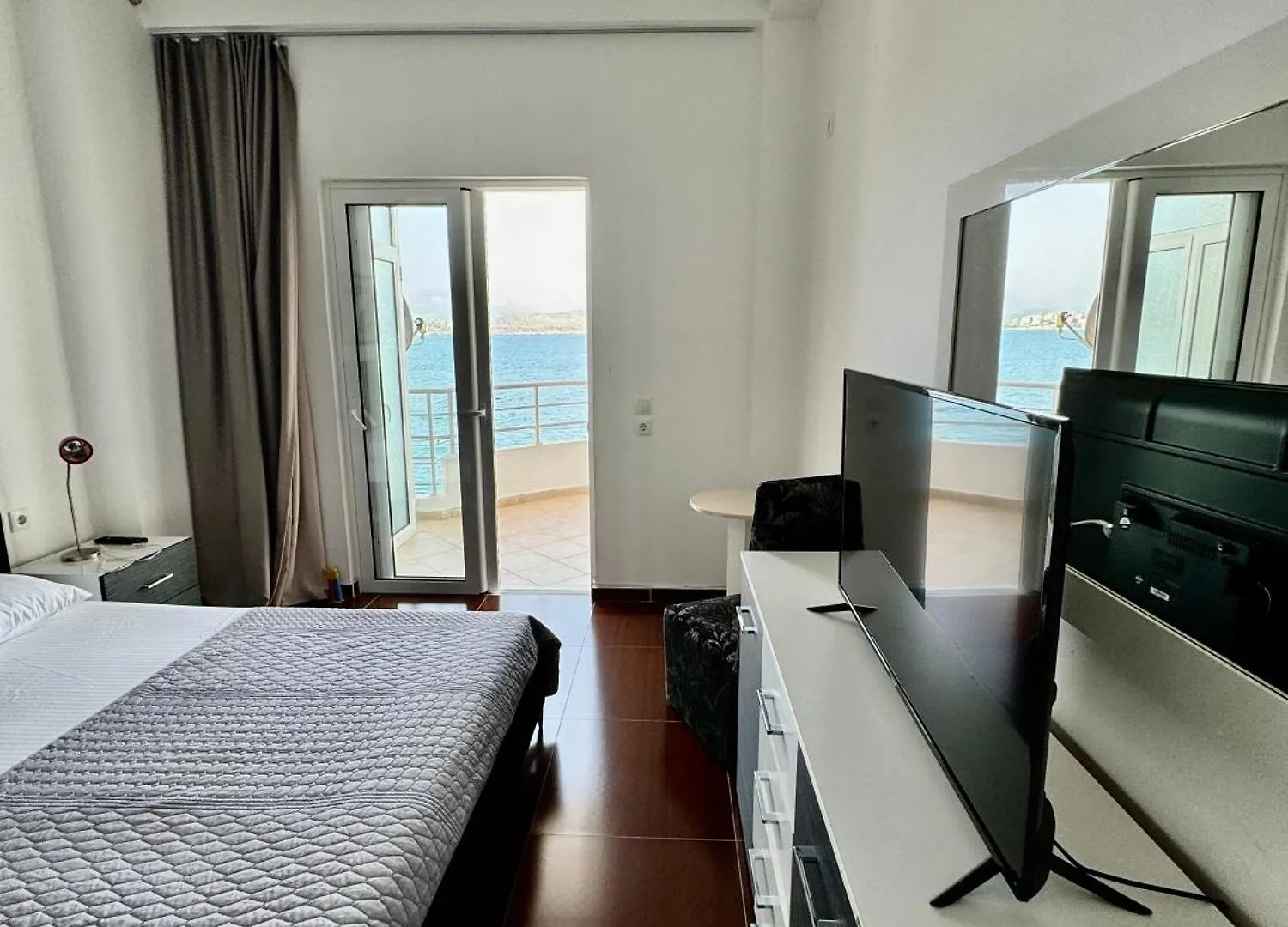 Blue Deluxe Apartment Saranda 0*,