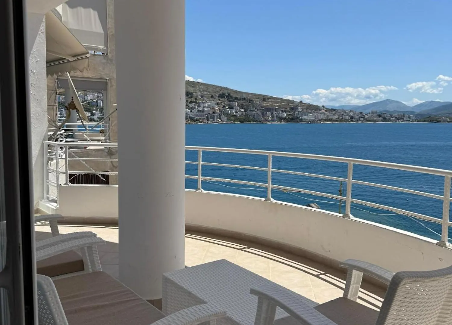 Blue Deluxe Apartment Saranda